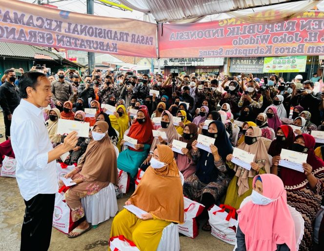   					Presiden Berikan PKH untuk Warga Banten Sebanyak Rp. 1.2 Juta Rupiah